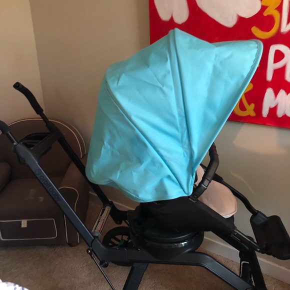 Orbit Baby with aqua sun visor - Picture 3 of 5